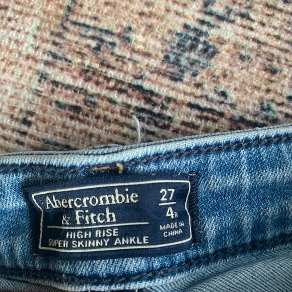 Abercrombie High Rise Rip Jean - Picture 4 of 4